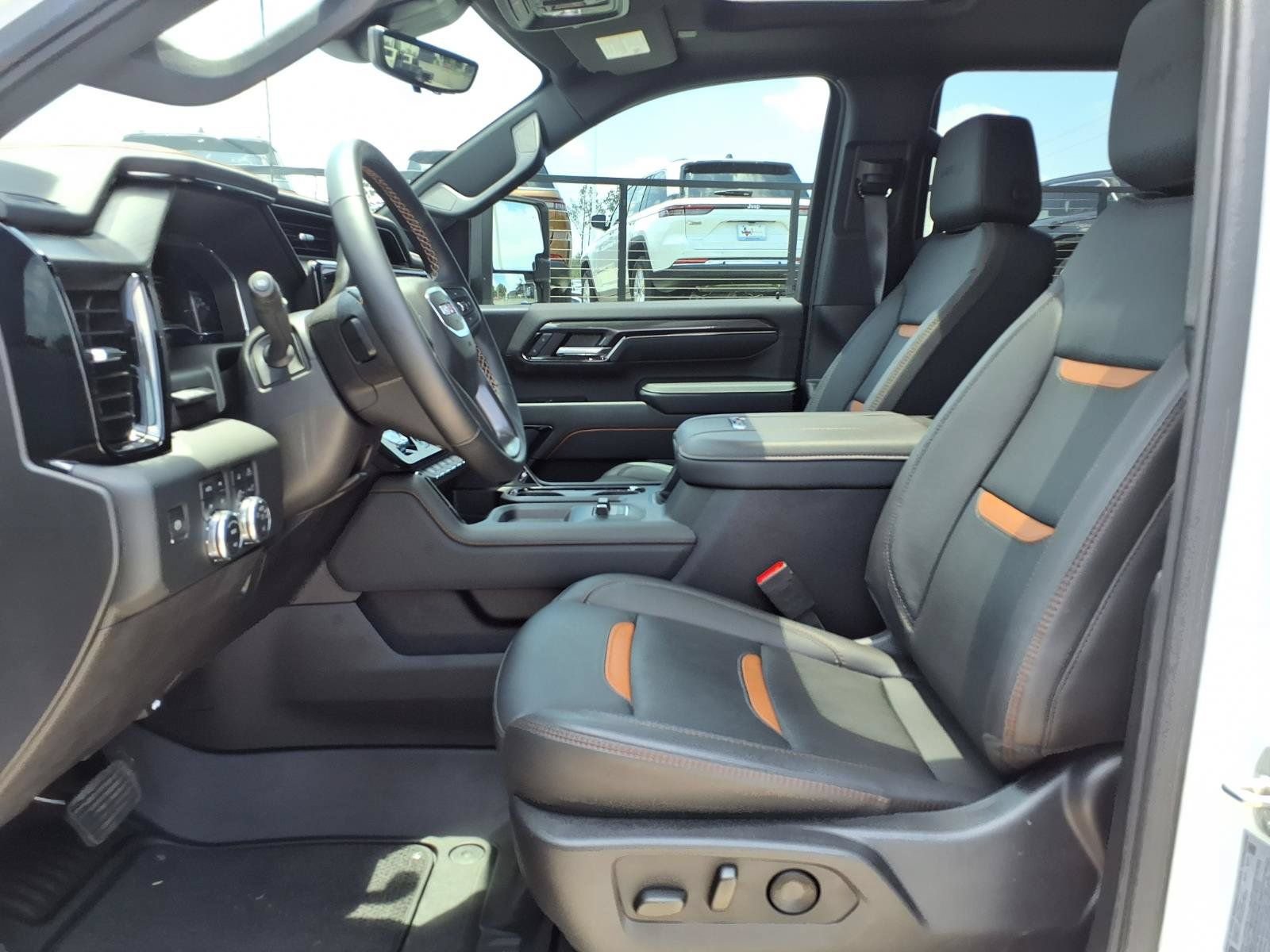 Used 2024 GMC Sierra 2500 AT4 w/ AT4 Premium Plus Package AWD/4WD image 16