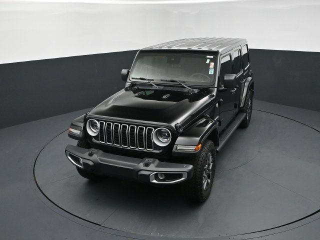 Used 2024 Jeep Wrangler Unlimited Sahara w/ Dual Top Group AWD/4WD image 13