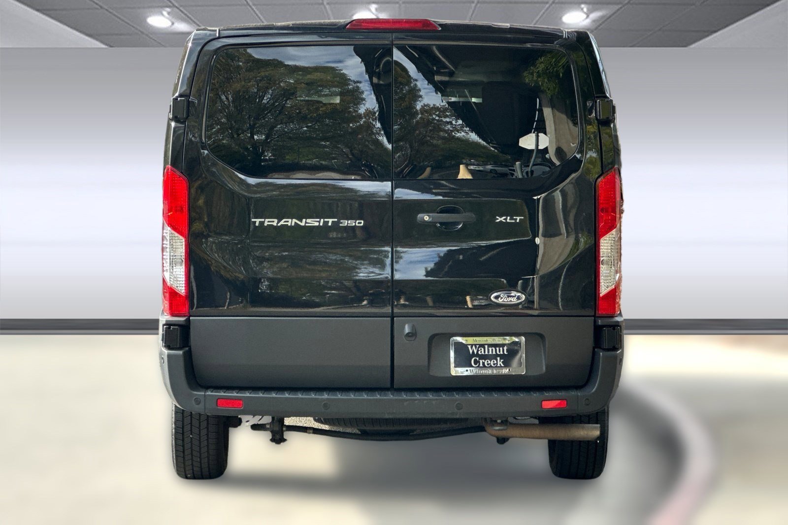 Used 2023 Ford Transit 350 XLT image 9