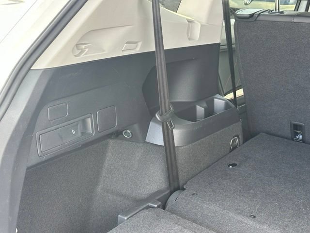 Used 2024 Volkswagen Tiguan Wolfsburg Edition FWD image 34