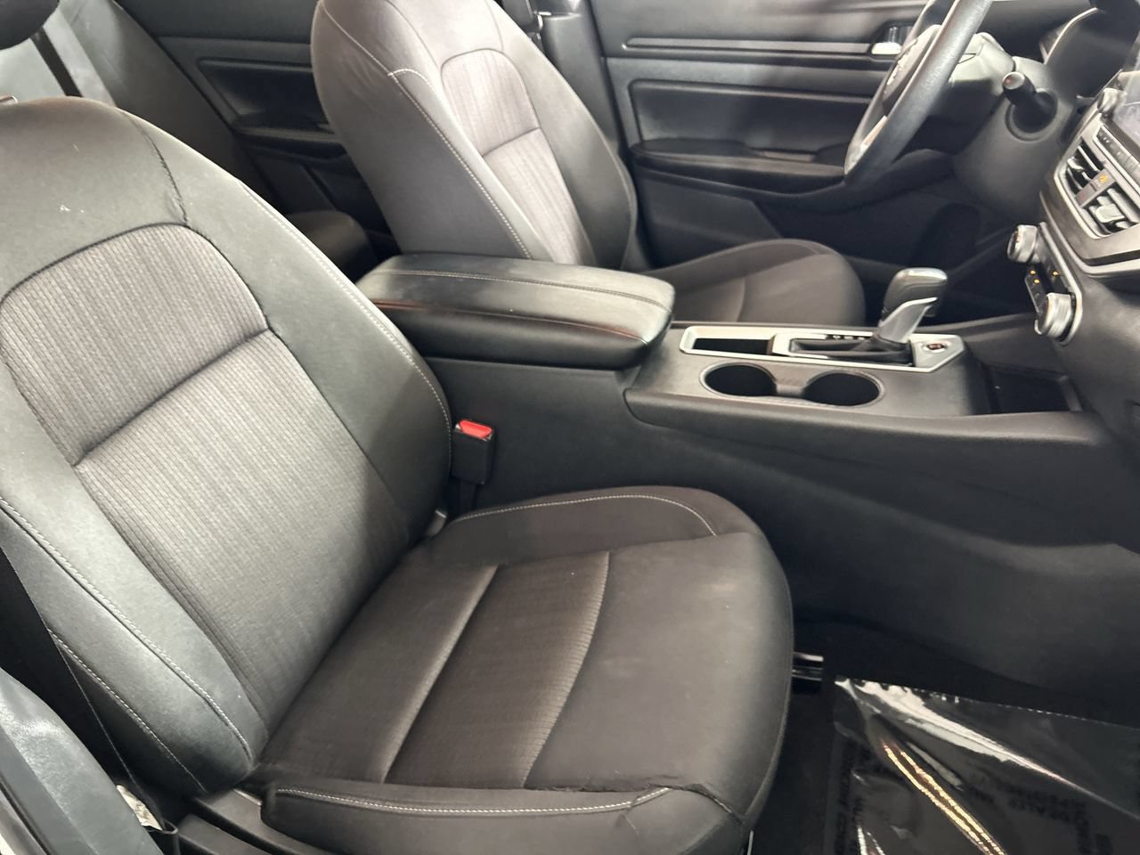 Used 2025 Nissan Altima 2.5 SV FWD image 26