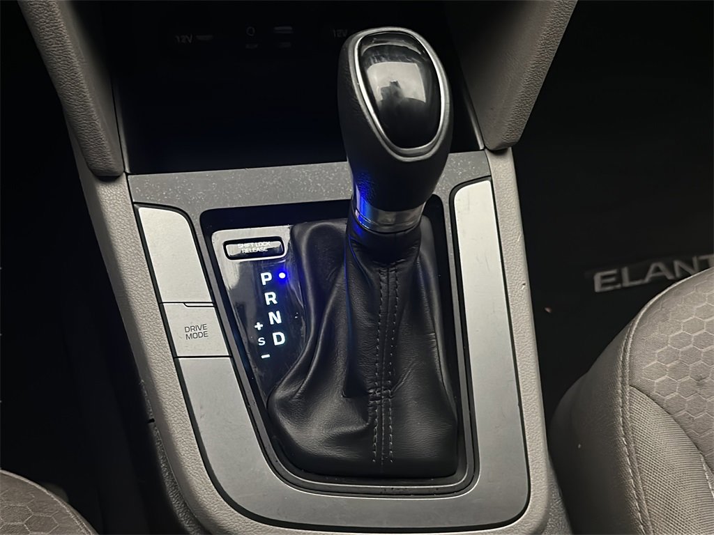 Used 2020 Hyundai Elantra SEL image 17