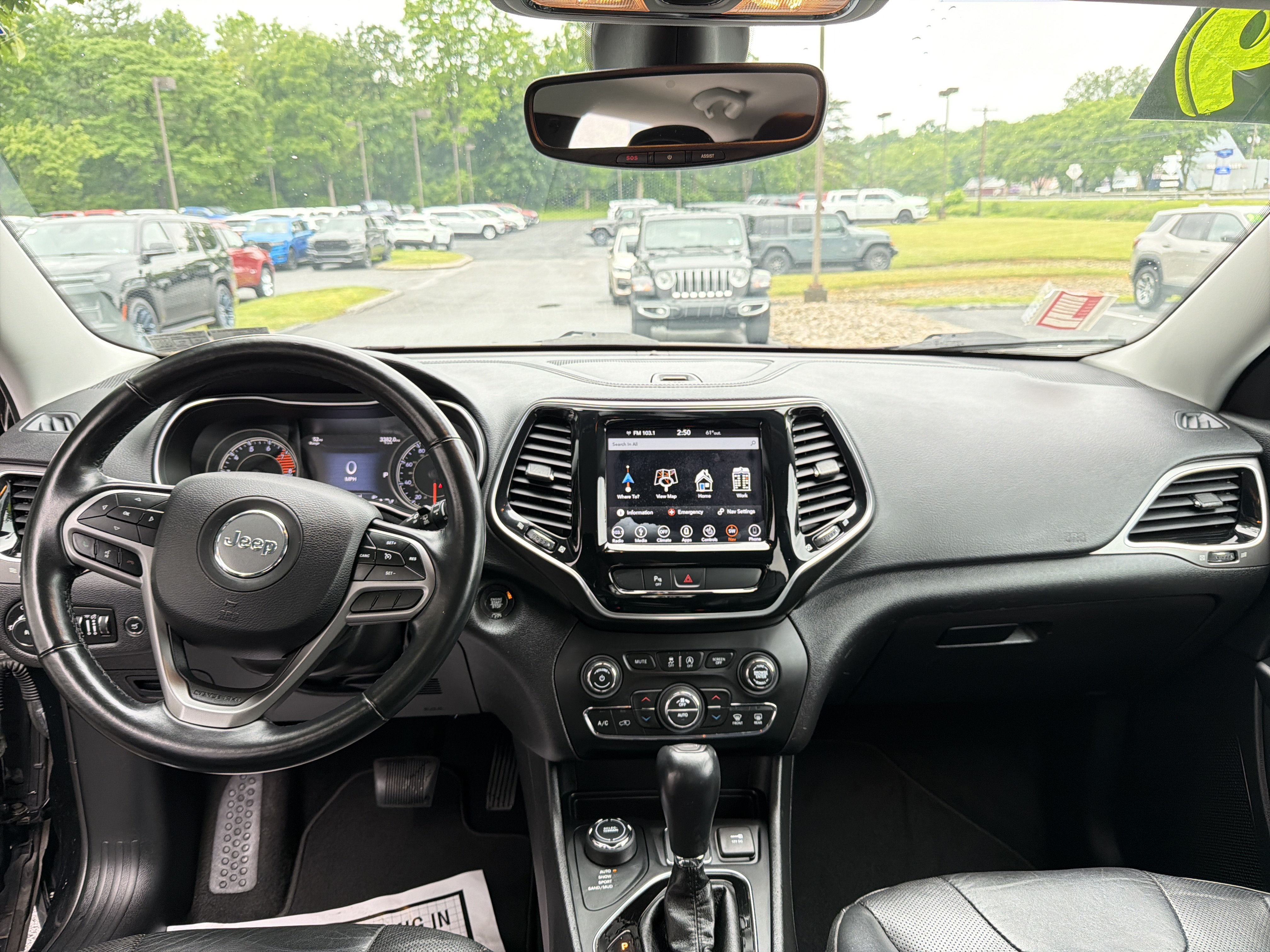 Used 2019 Jeep Cherokee Limited AWD/4WD image 13
