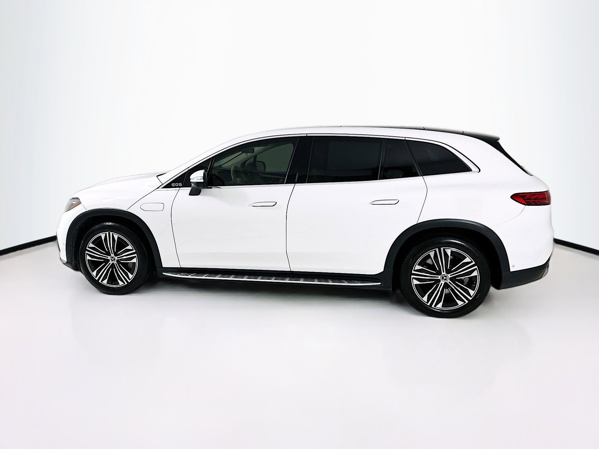 Used 2023 Mercedes-Benz EQS 450+ SUV image 5