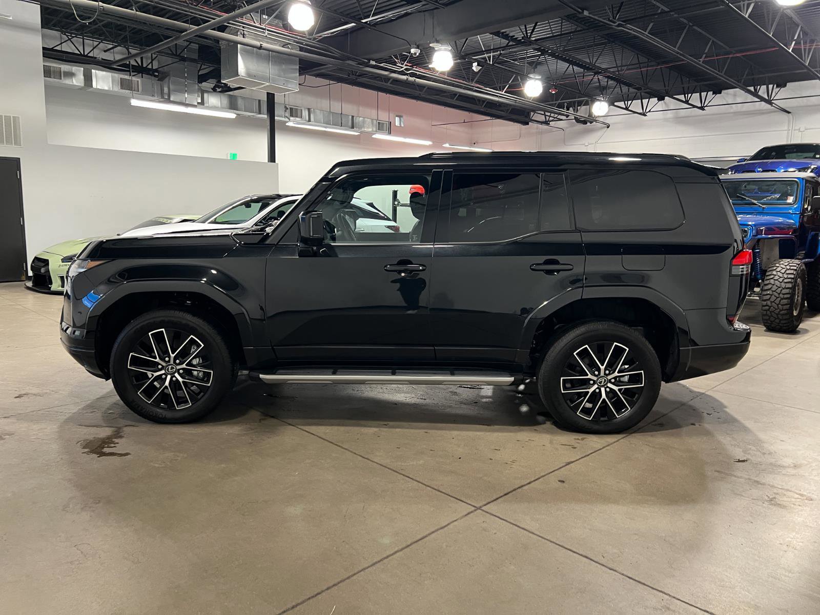 Used 2026 Lexus GX 550 w/ Accessory Package (2T) AWD/4WD image 6
