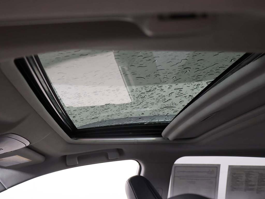 Used 2018 Toyota RAV4 Limited image 17