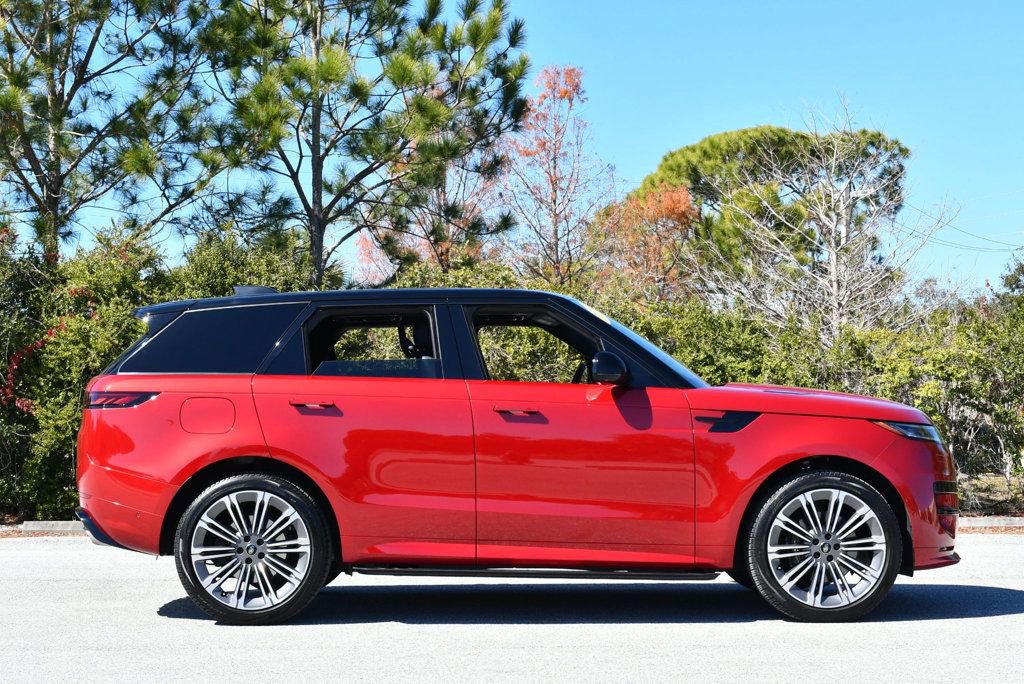 Used 2024 Land Rover Range Rover Sport Dynamic SE image 32