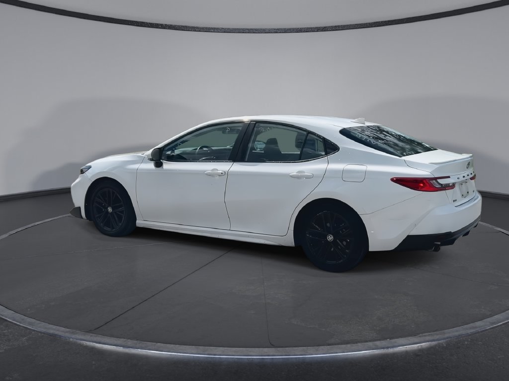 Used 2025 Toyota Camry SE FWD image 6