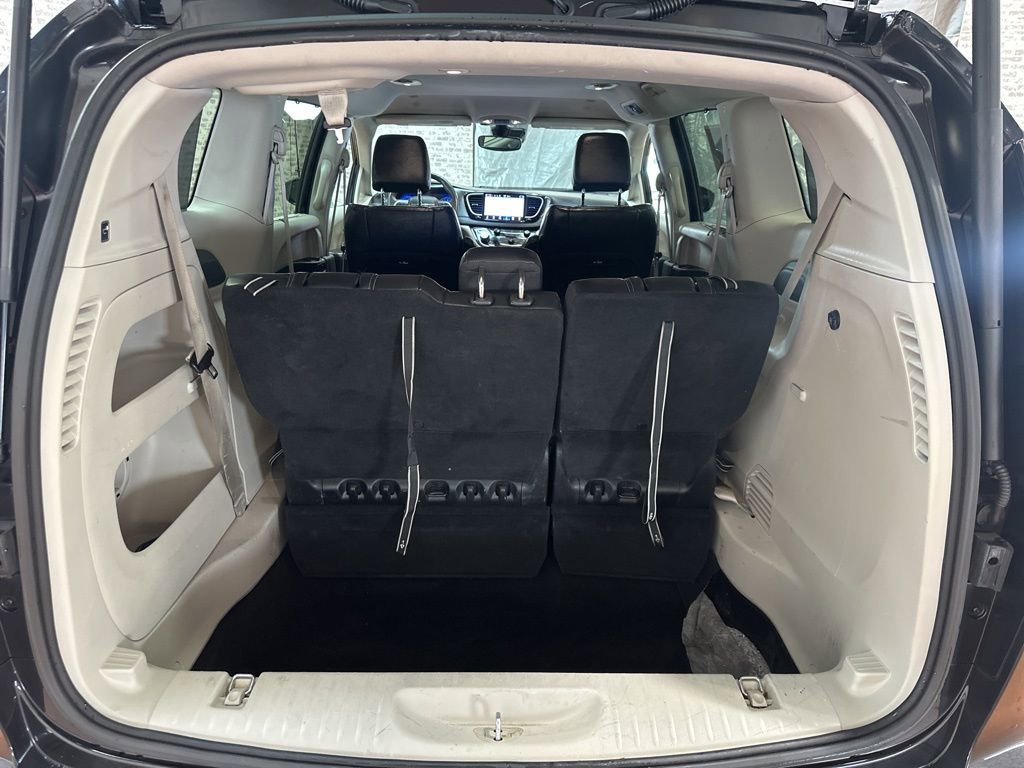 Used 2022 Chrysler Pacifica Touring-L image 14