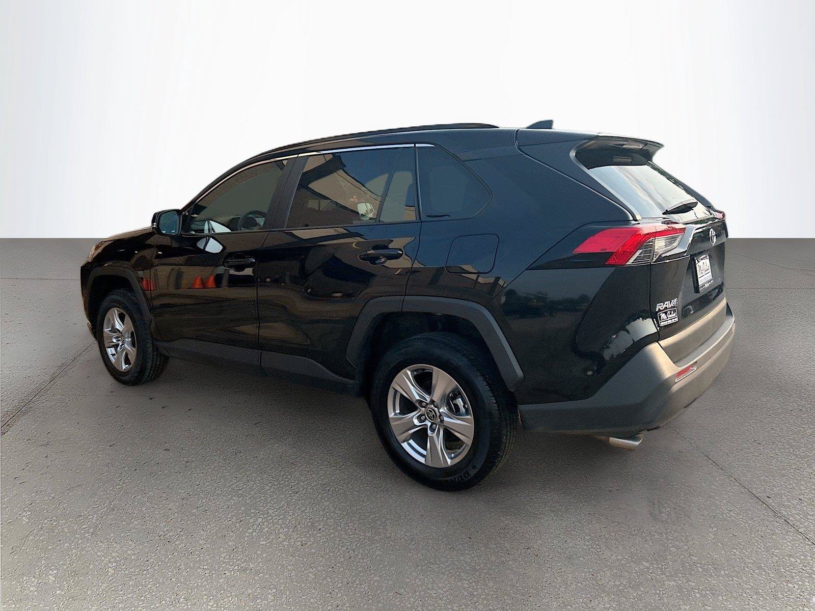 Used 2025 Toyota RAV4 XLE FWD image 7