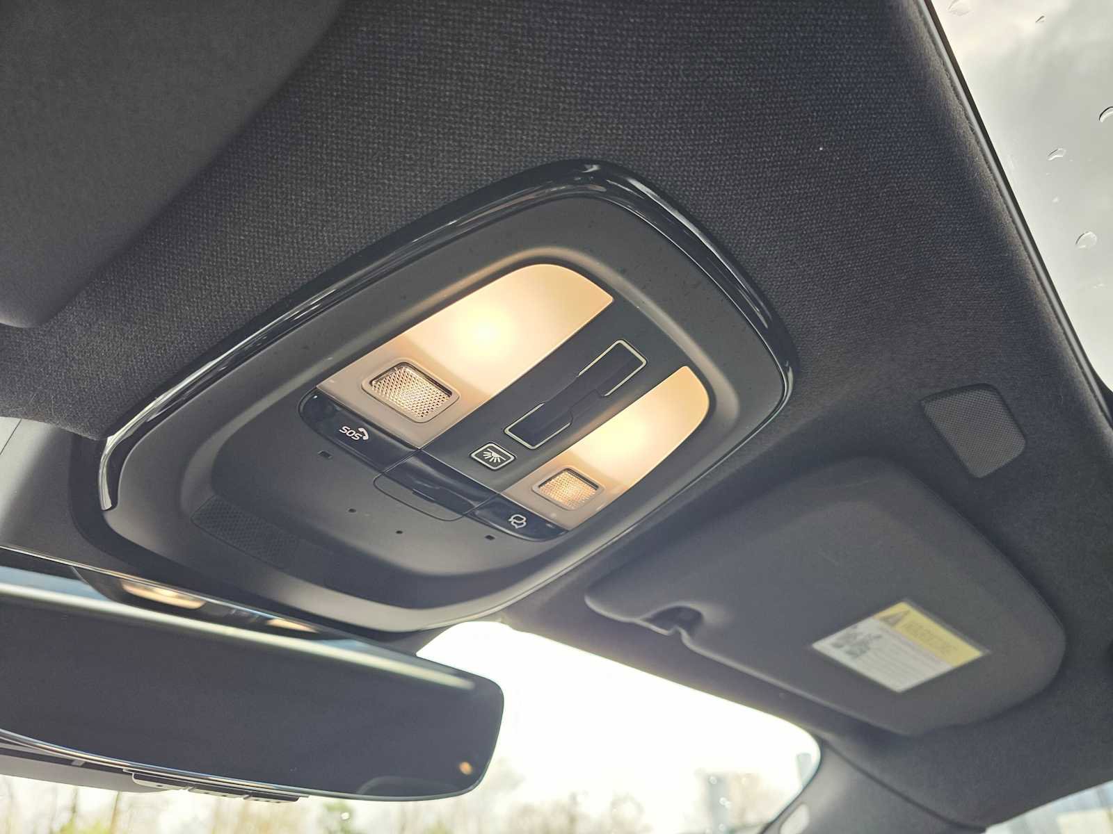 Used 2023 Volvo XC40 Recharge Ultimate image 30