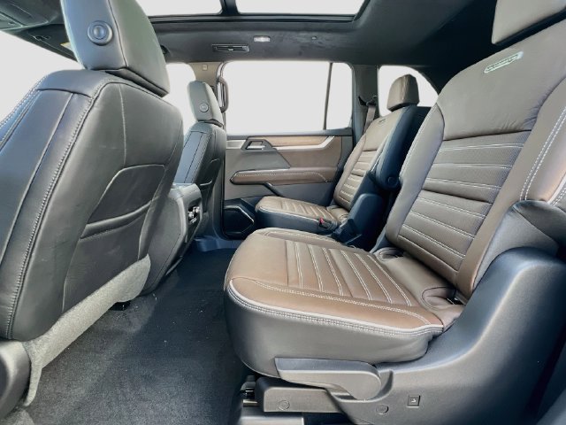 New 2027 GMC Acadia Denali Ultimate AWD/4WD image 17