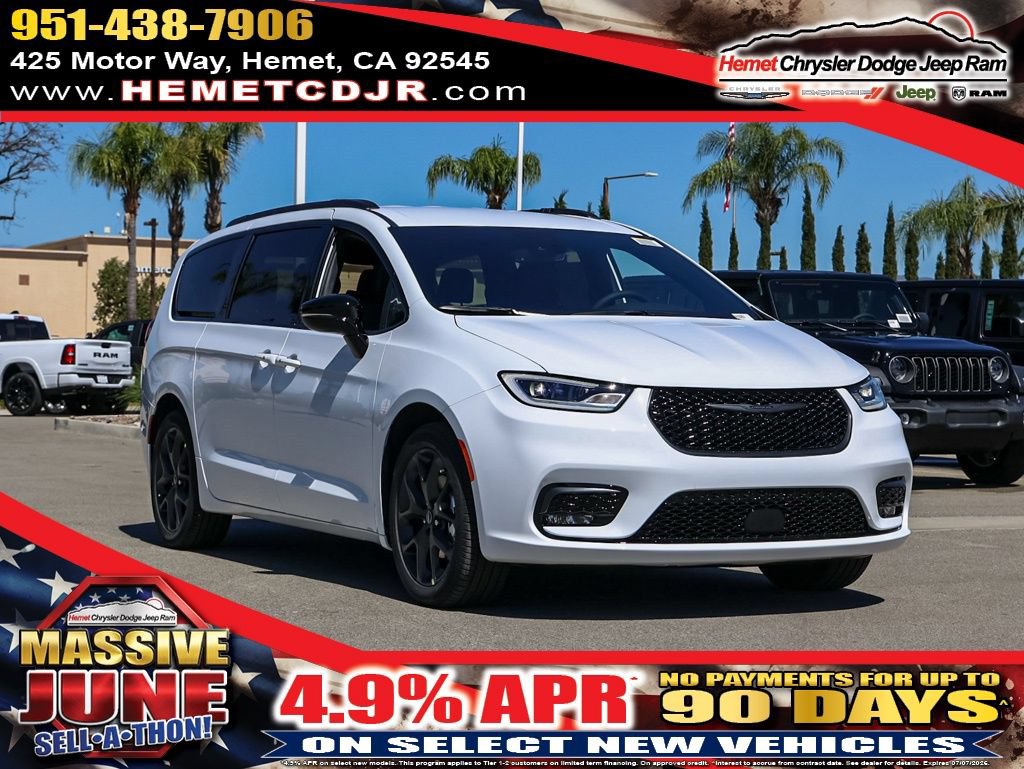 New 2026 Chrysler Pacifica Select w/ S Appearance Package FWD image 1