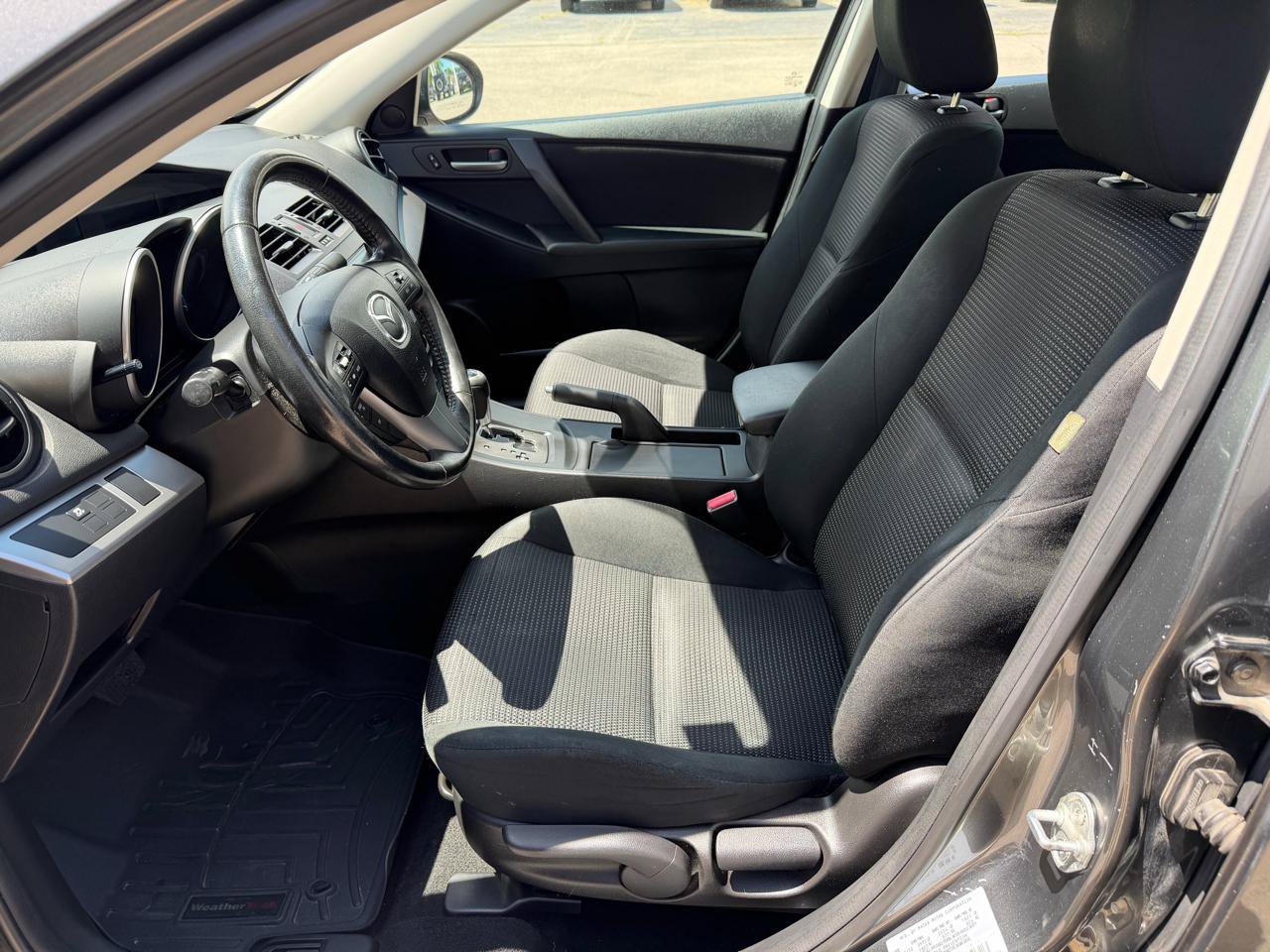 Used 2012 MAZDA MAZDA3 i Touring FWD image 11