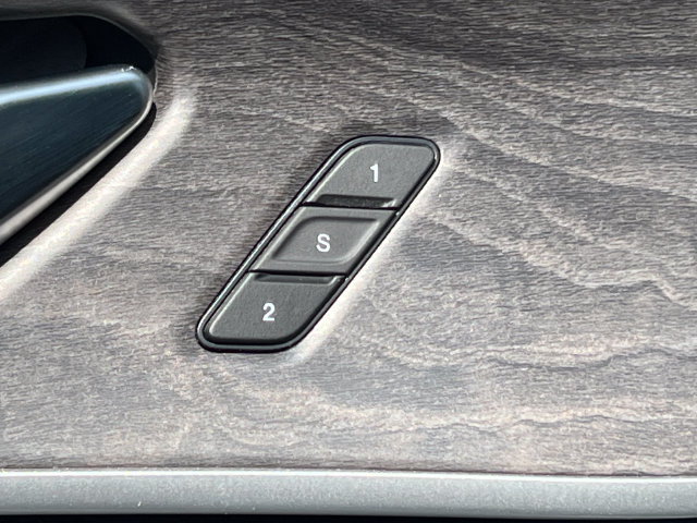 Used 2023 Jeep Grand Cherokee L Limited AWD/4WD image 19