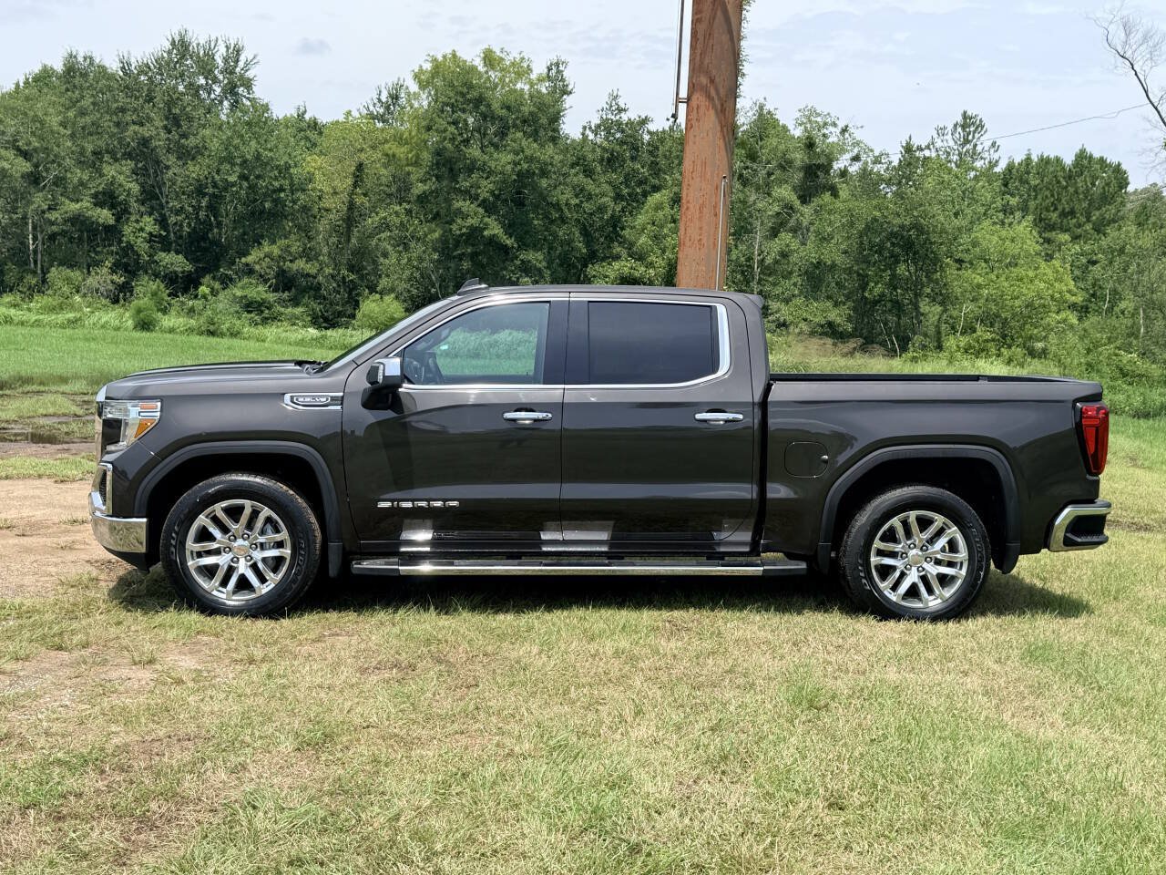 Used 2021 GMC Sierra 1500 SLT w/ SLT Premium Plus Package RWD image 2