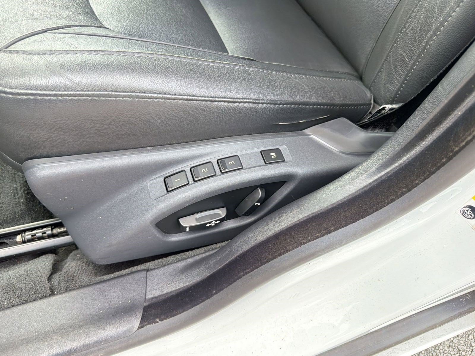 Used 2016 Volvo S80 T5 w/ Convenience Package FWD image 14