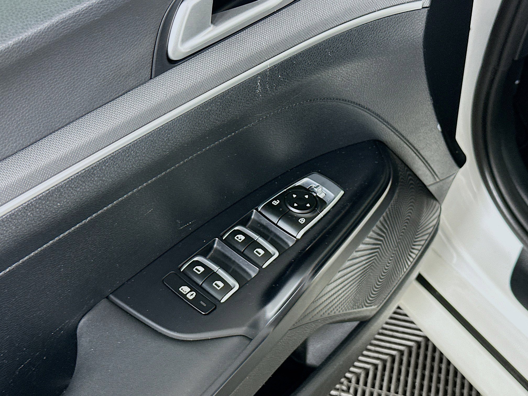 Used 2025 Kia K5 LXS FWD image 15