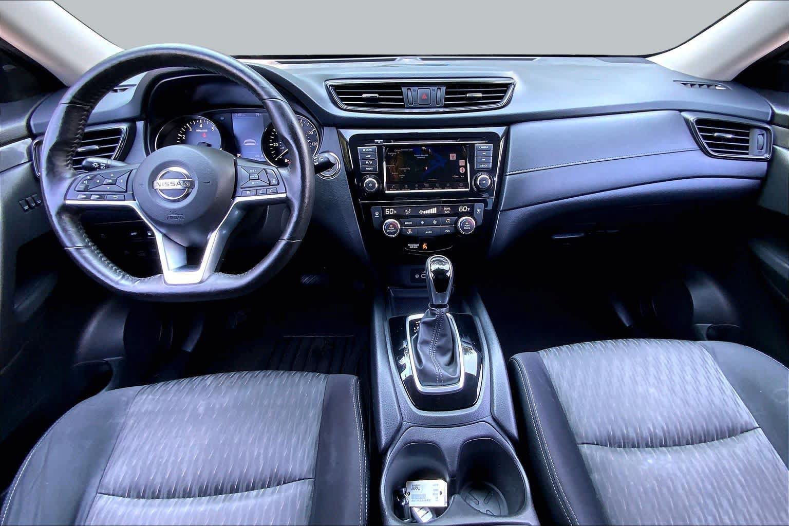 Used 2018 Nissan Rogue SV w/ Sun & Sound Touring Package AWD/4WD image 16