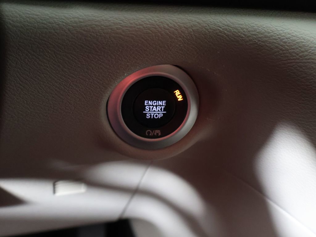 Used 2023 Chrysler Voyager LX image 35