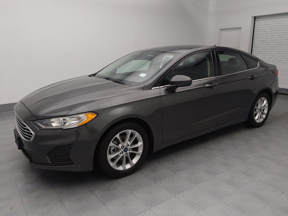 Used 2019 Ford Fusion SE image 2