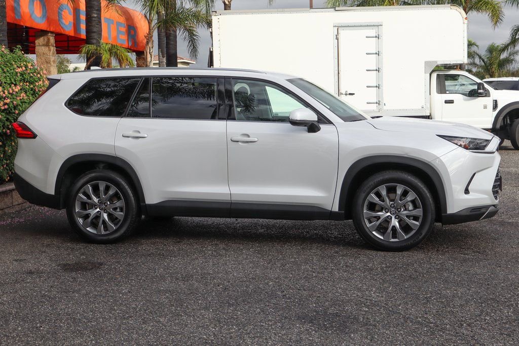 Used 2024 Toyota Grand Highlander Limited image 10