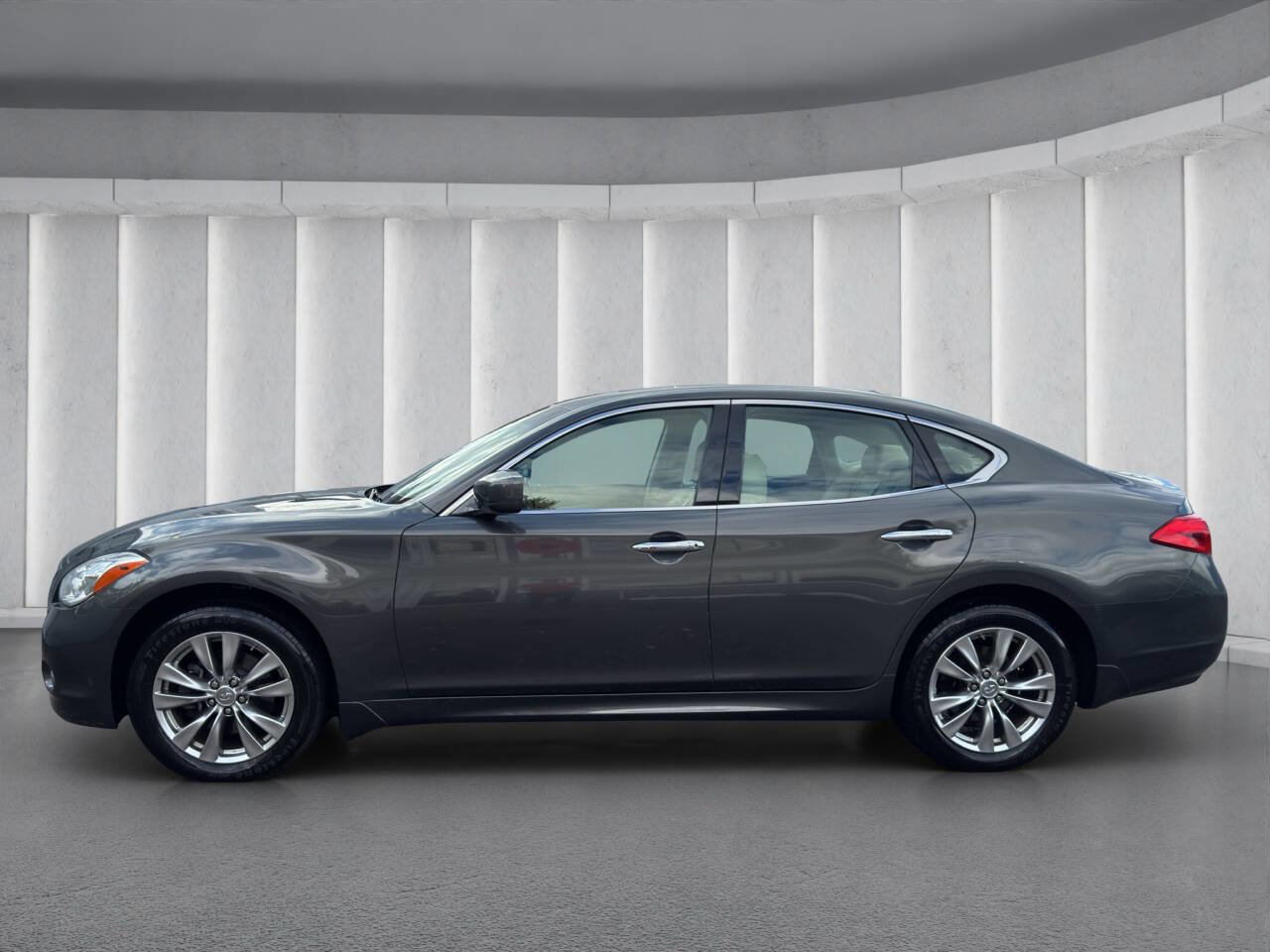 Used 2012 INFINITI M37 x w/ Premium Pkg image 2