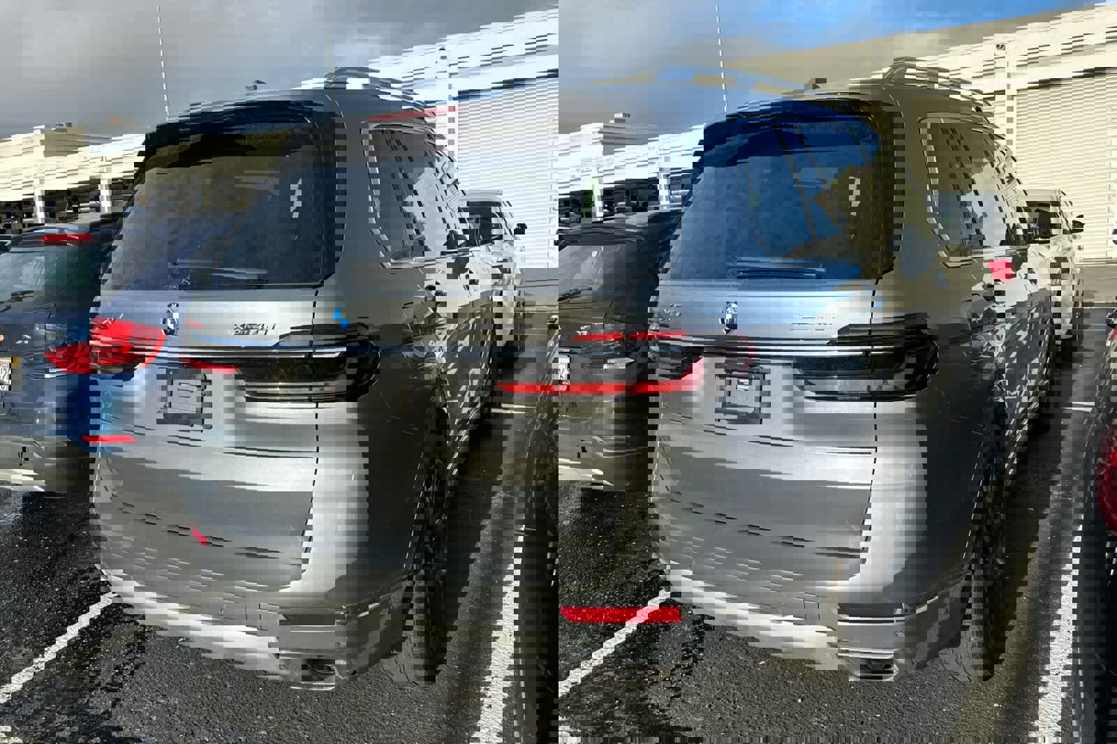 Certified 2024 BMW X7 xDrive40i w/ Premium Package image 2