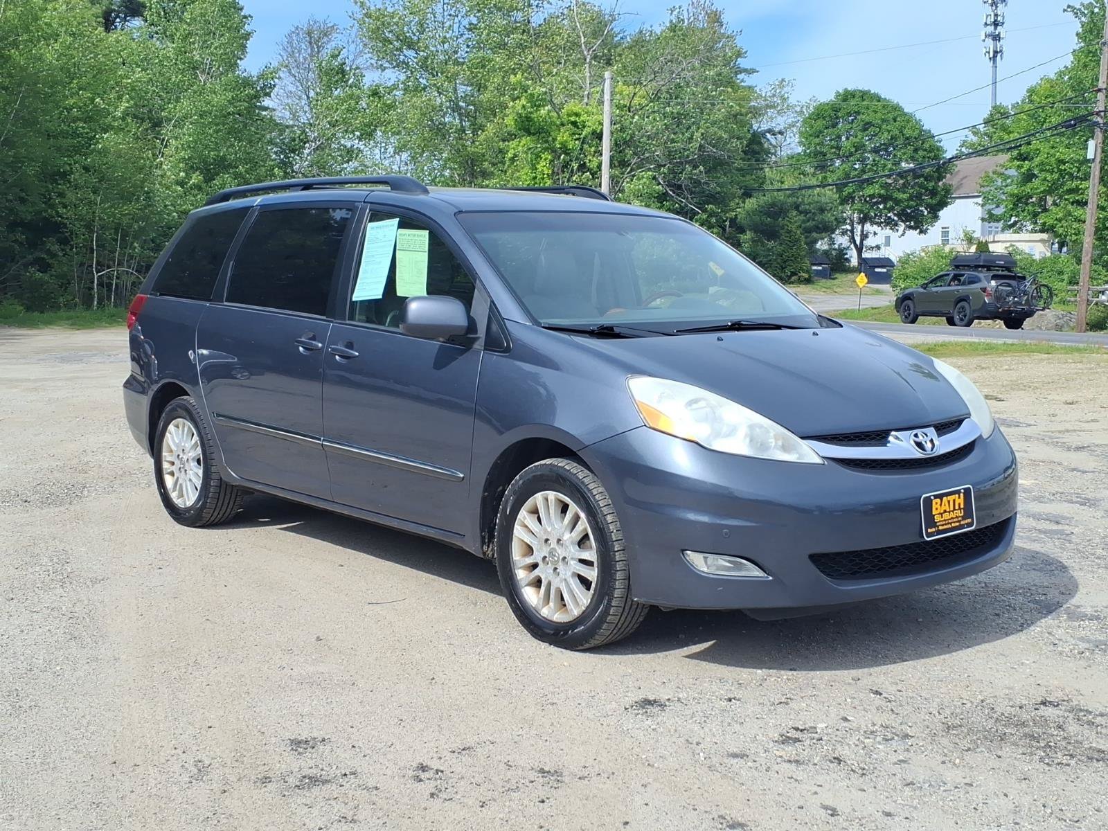 Used 2009 Toyota Sienna XLE Limited FWD image 4