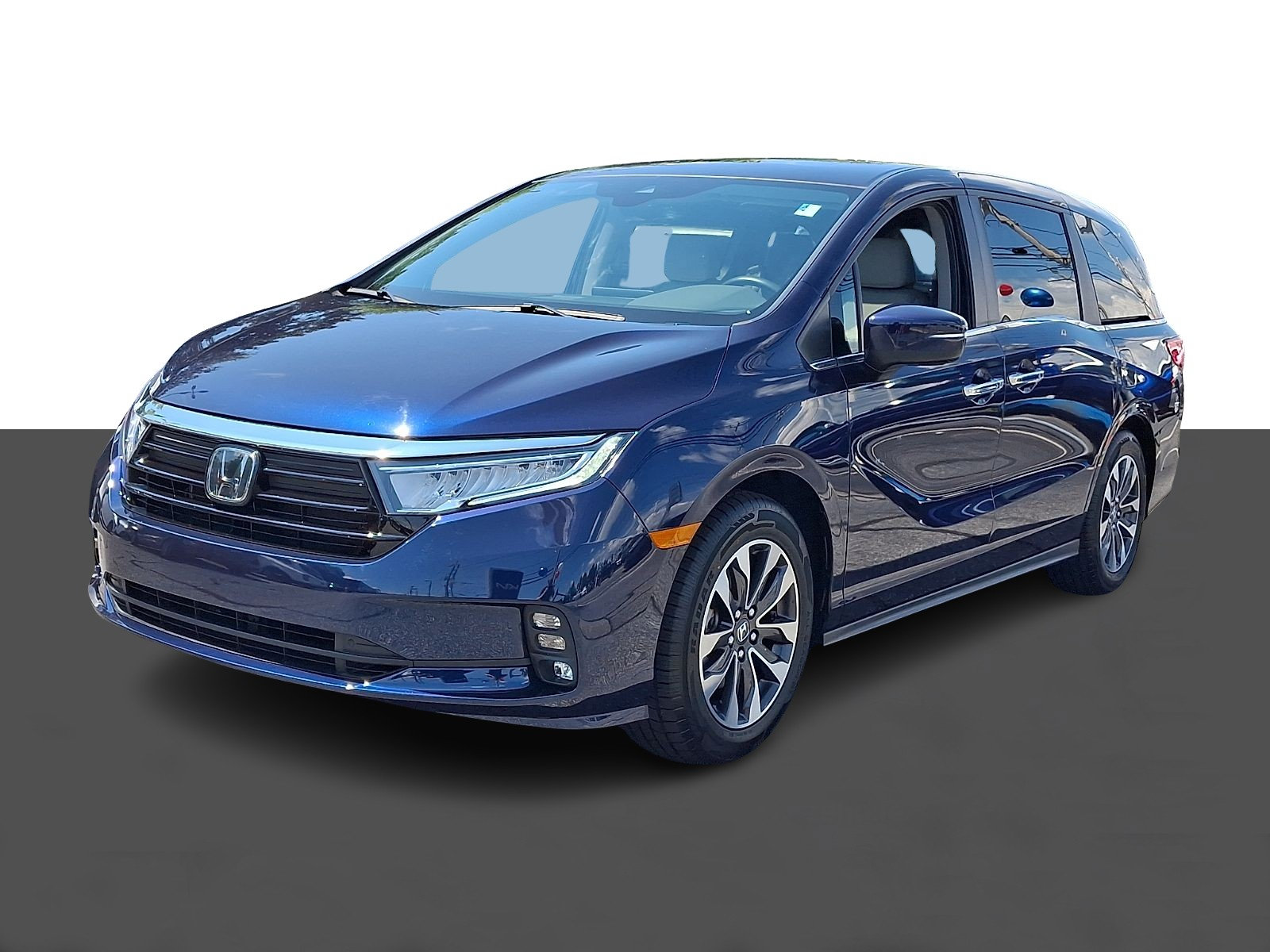 Certified 2024 Honda Odyssey EX-L image 3