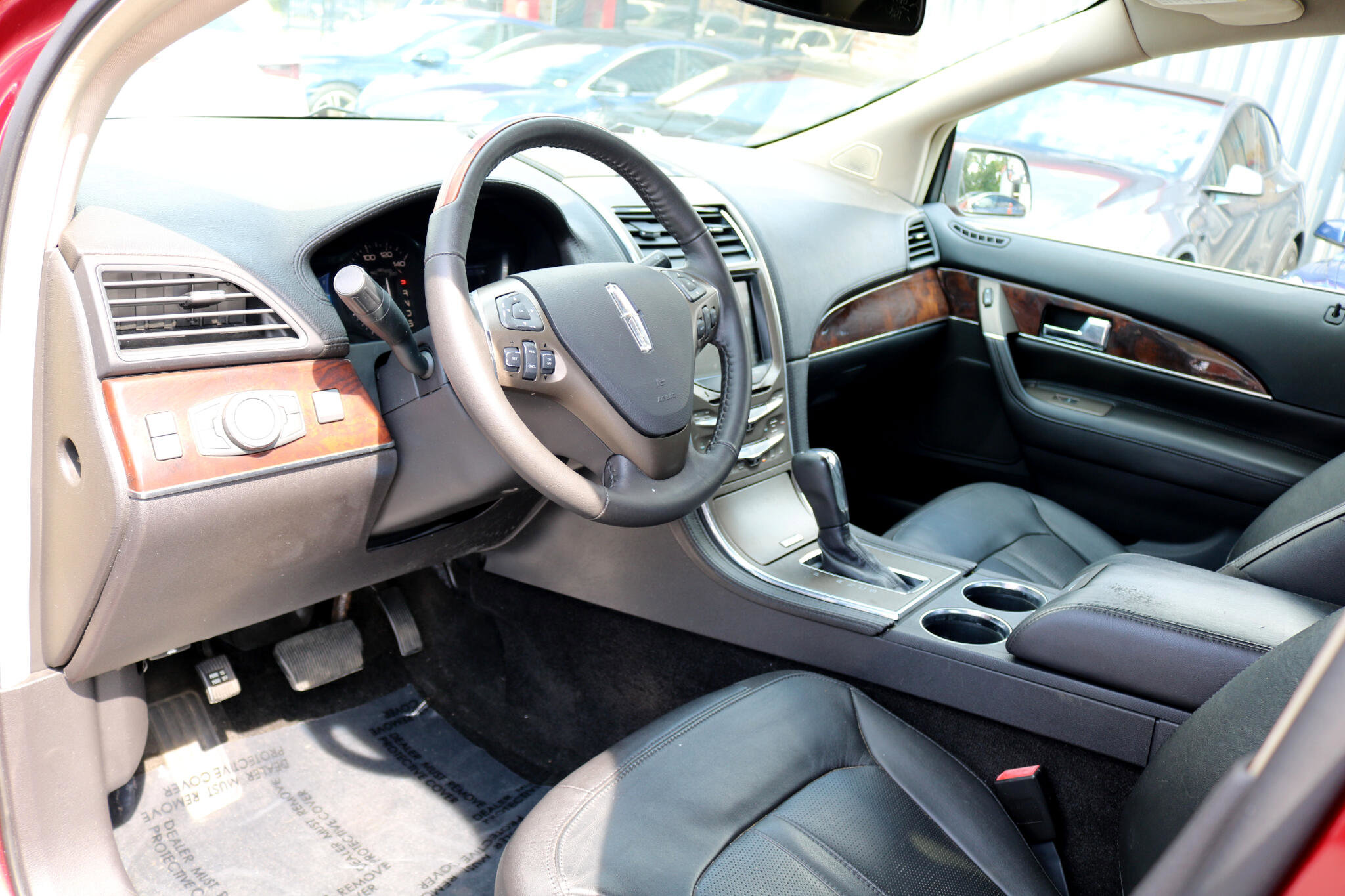 Used 2015 Lincoln MKX FWD w/ Walnut Swirl Wood Package image 16