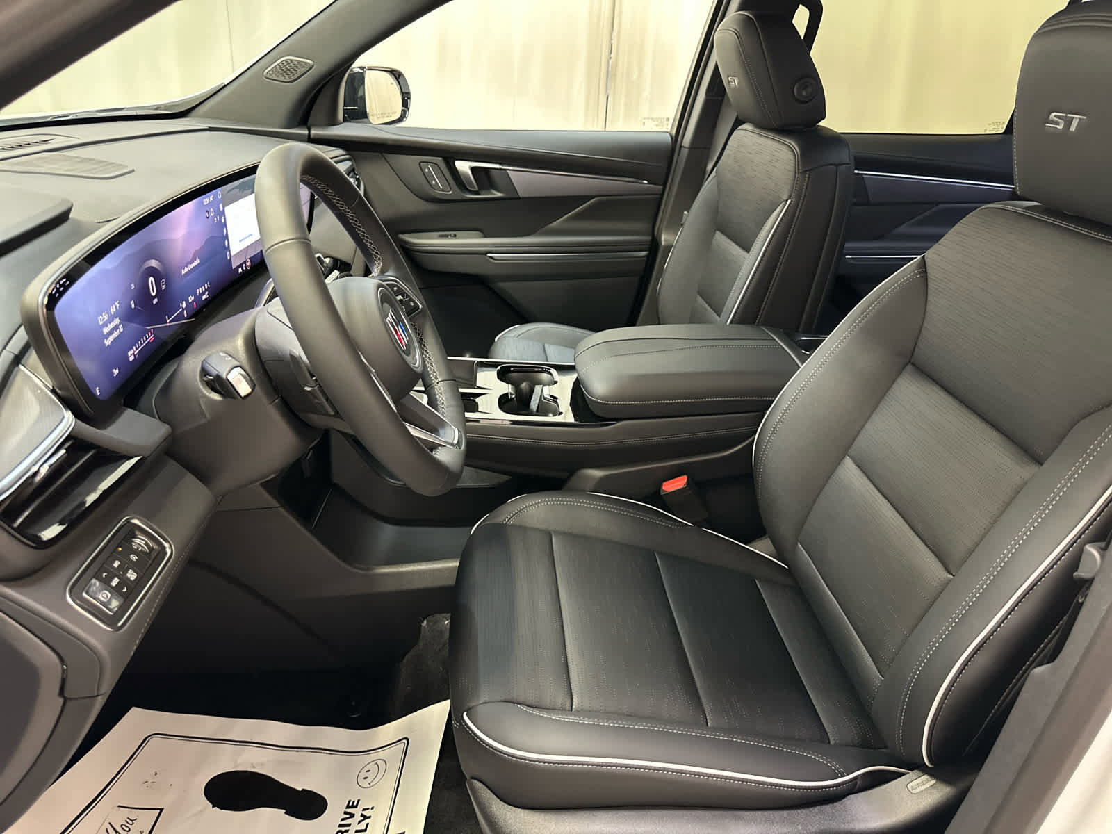 New 2026 Buick Enclave Sport Touring w/ LPO, Floor Liner Package image 4