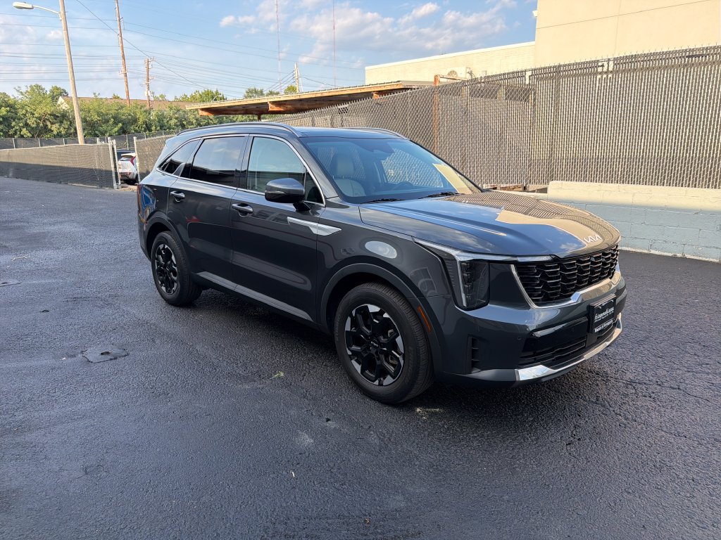 Used 2024 Kia Sorento S w/ Panoramic Sunroof Package
