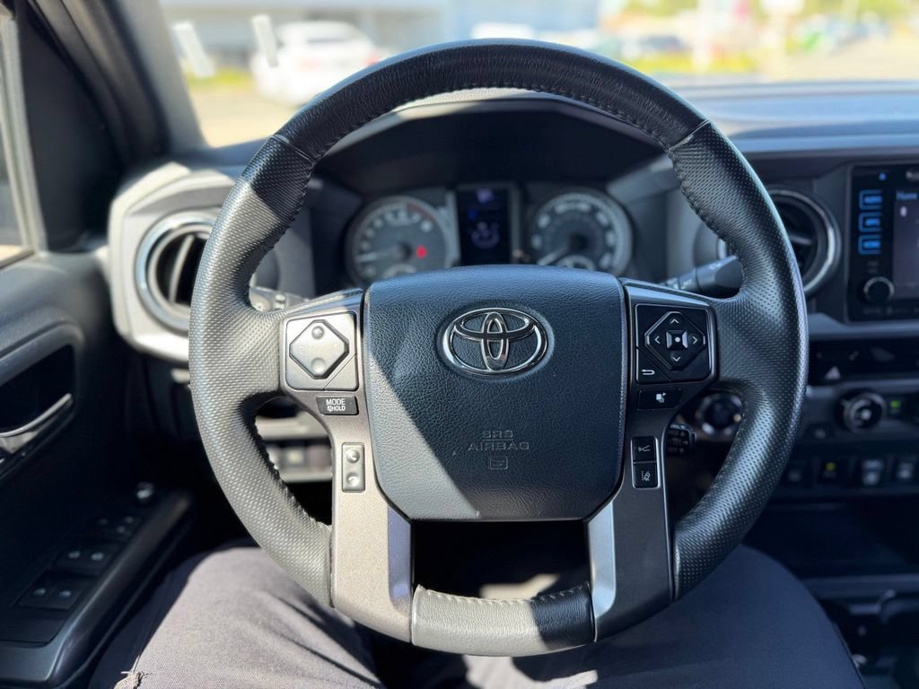 Used 2018 Toyota Tacoma TRD Sport w/ Technology Package AWD/4WD image 6