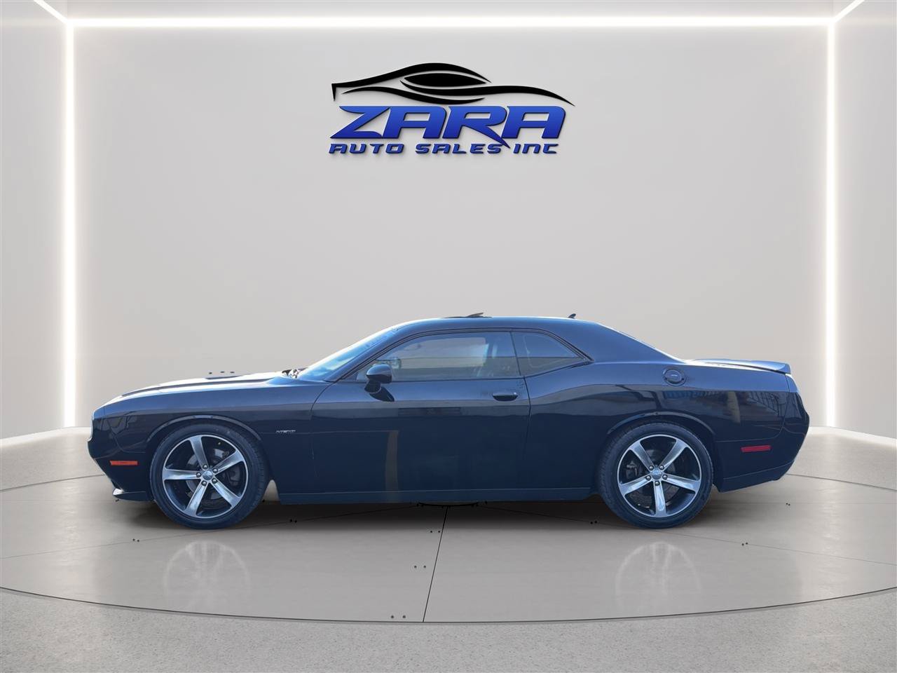 Used 2016 Dodge Challenger R/T Plus RWD image 4