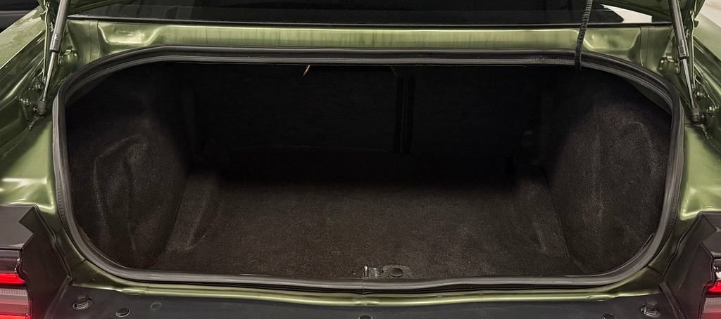 Used 2018 Dodge Challenger R/T Scat Pack w/ Leather Interior Group RWD image 24