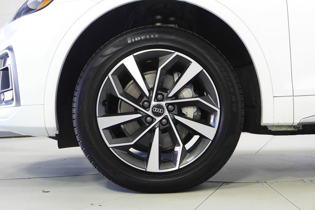 Used 2023 Audi Q5 2.0T Premium w/ Convenience Package image 5