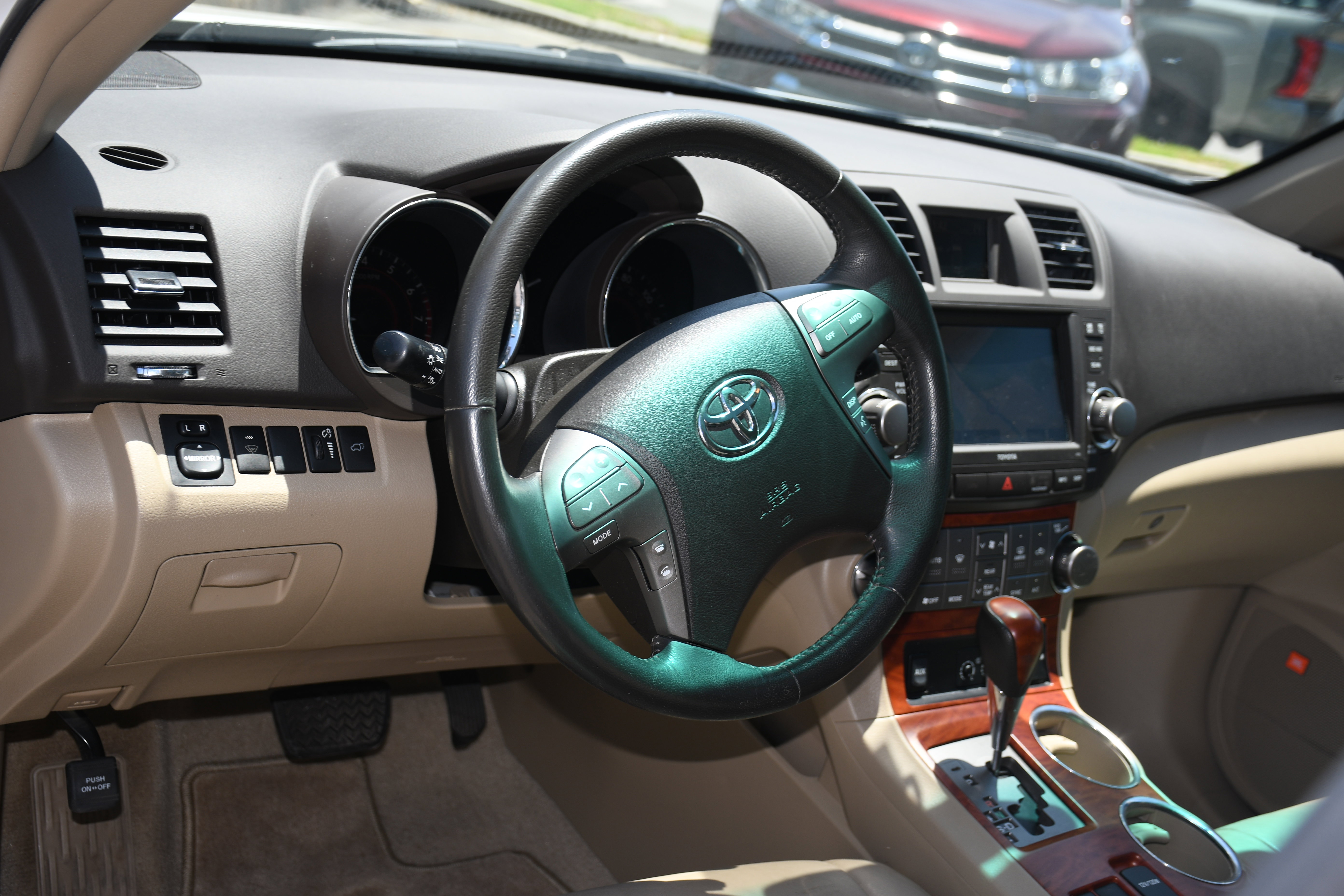 Used 2010 Toyota Highlander Limited AWD/4WD image 9