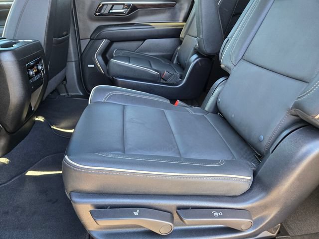 Used 2025 Chevrolet Suburban Premier AWD/4WD image 11