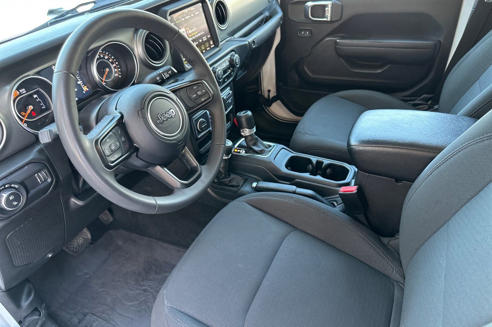 Used 2023 Jeep Gladiator Sport AWD/4WD image 10