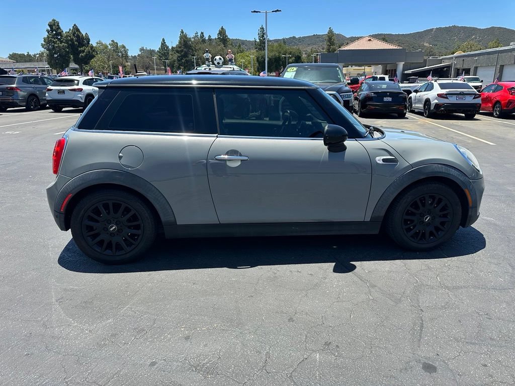 Used 2017 MINI Cooper 2-Door Hardtop FWD image 5