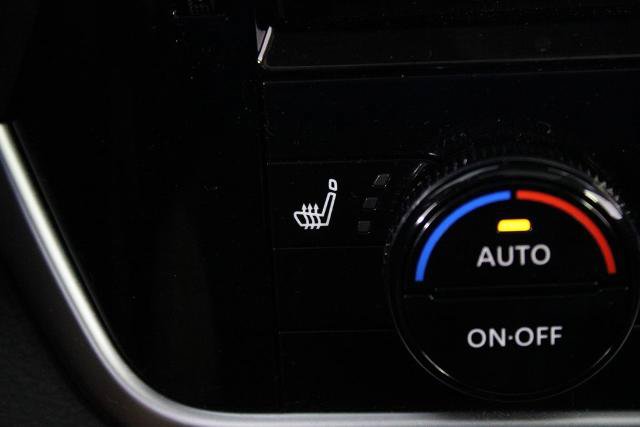 Certified 2024 Nissan Rogue Platinum FWD image 30