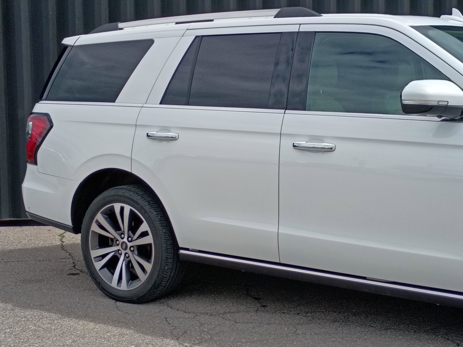 Used 2021 Ford Expedition Limited AWD/4WD image 5