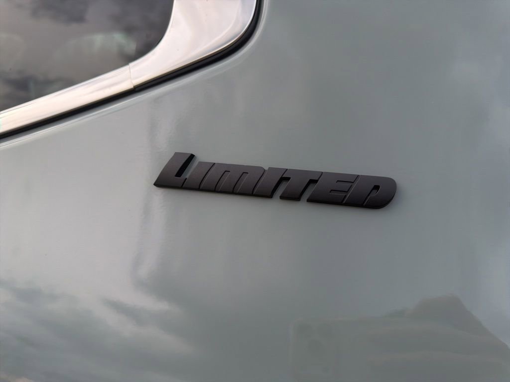 Used 2025 Toyota Tundra Limited image 9