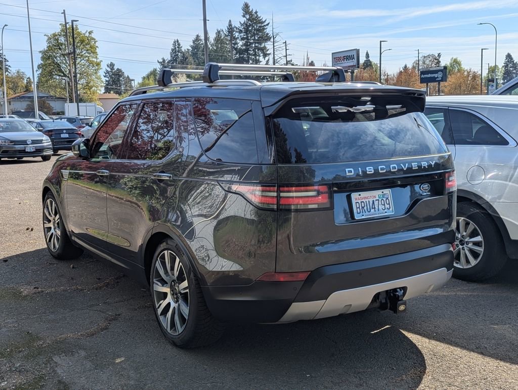Used 2017 Land Rover Discovery HSE Luxury image 3