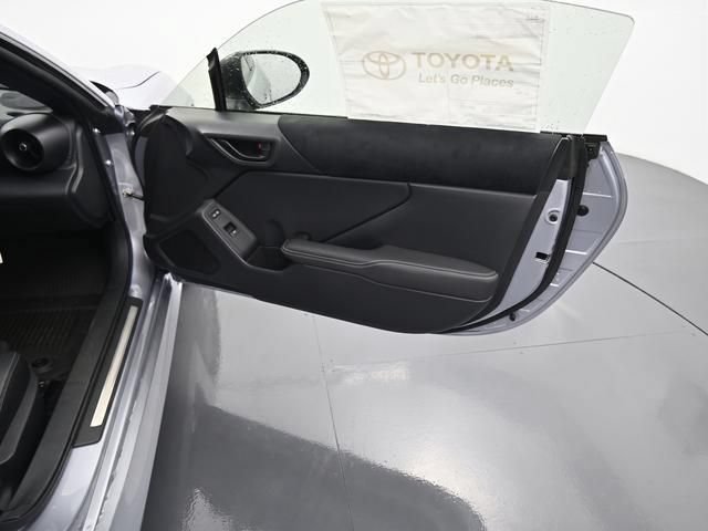 New 2025 Toyota GR86 Premium RWD image 11