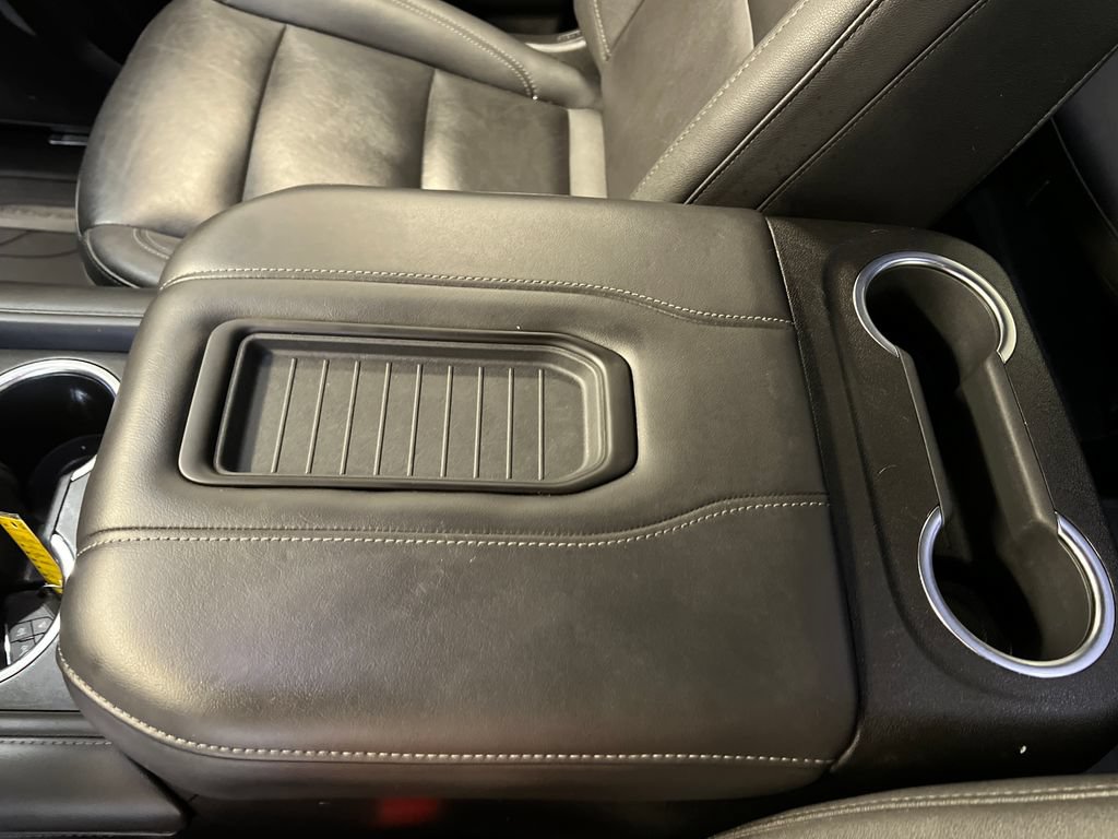 Used 2023 Chevrolet Tahoe Z71 w/ Luxury Package AWD/4WD image 32
