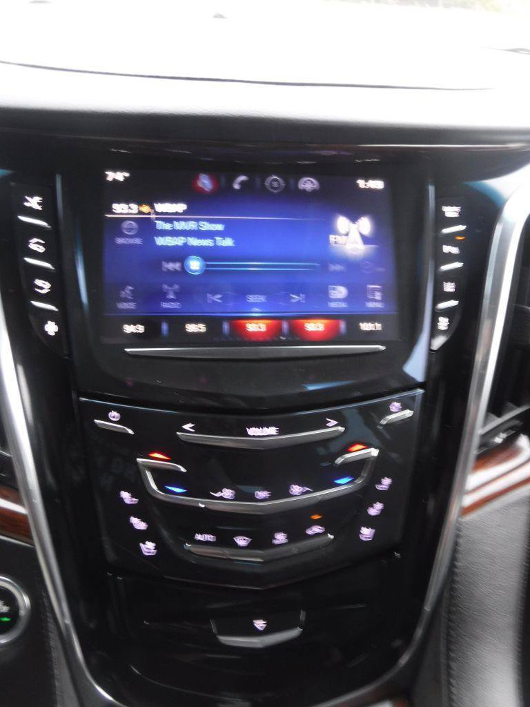 Used 2015 Cadillac Escalade Premium AWD/4WD image 36