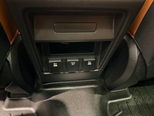 Used 2016 Land Rover Discovery Sport HSE Luxury AWD/4WD image 34