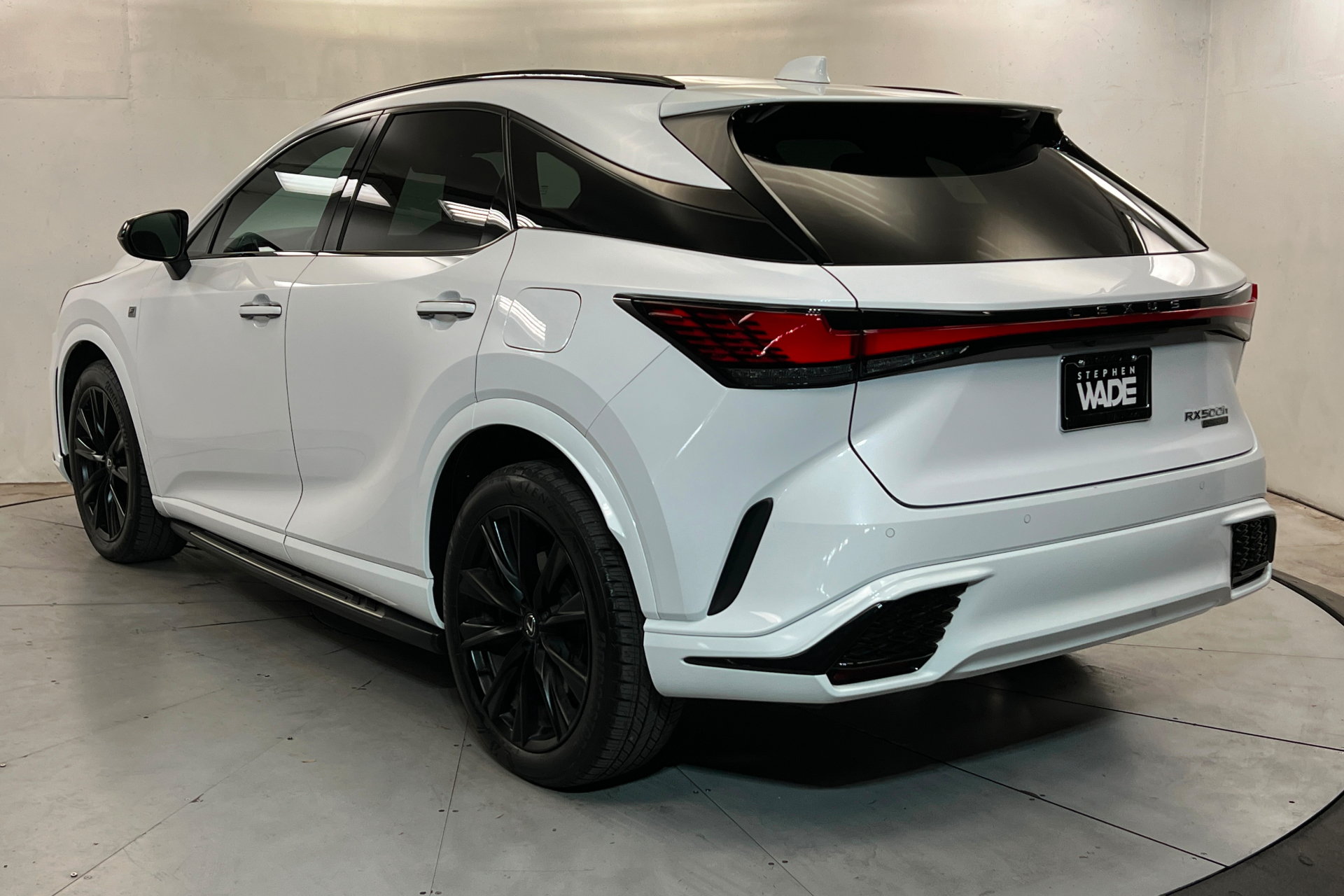 Used 2024 Lexus RX 500h F Sport w/ Technology Package AWD/4WD image 3